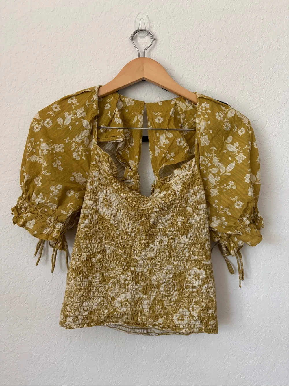 ANTHROPOLOGIE Smocked Square-Neck Puff Sleeve Top in Mustard Floral Small